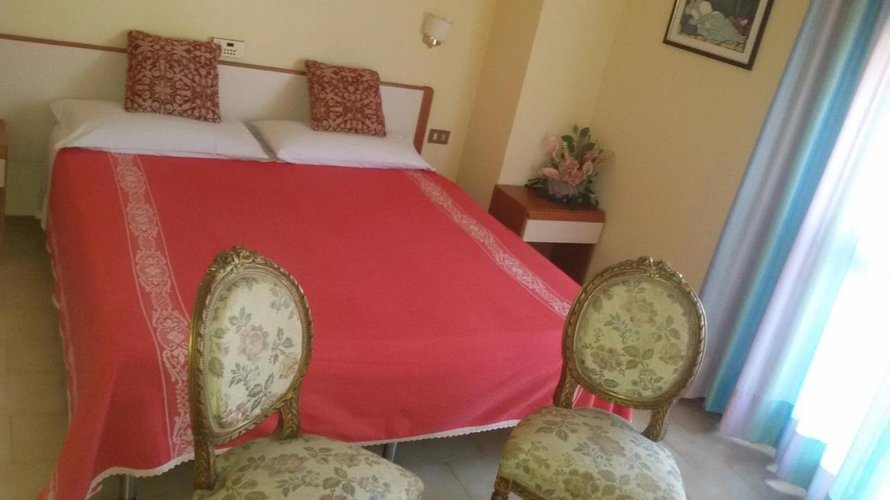 Hotel Le Vigne Contigliano Esterno foto