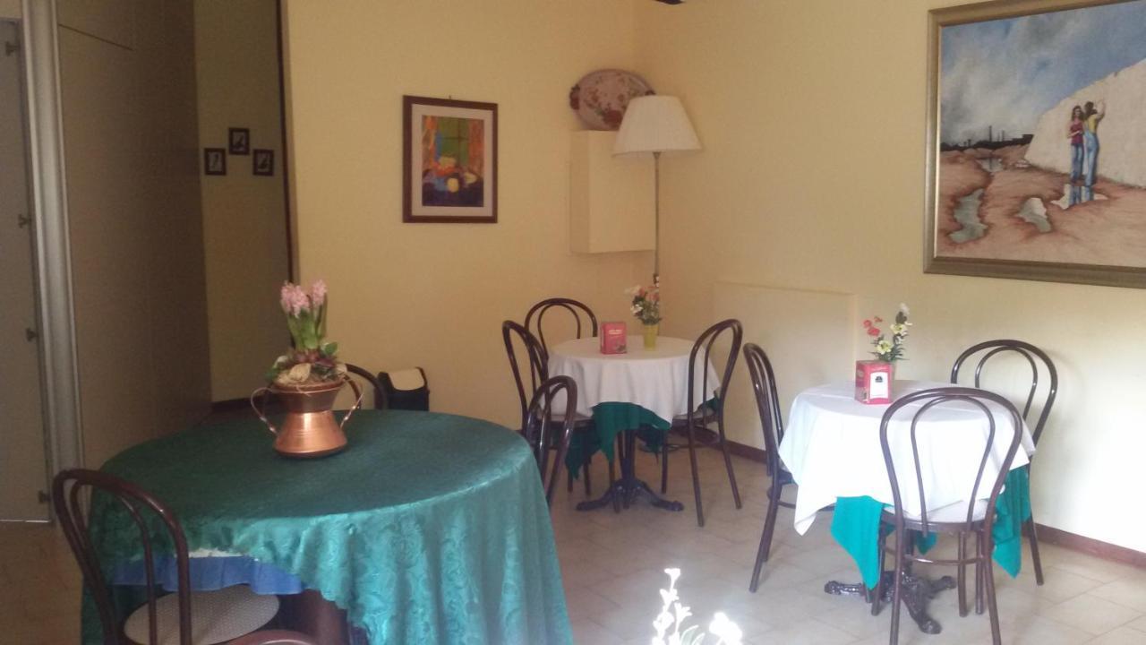 Hotel Le Vigne Contigliano Esterno foto