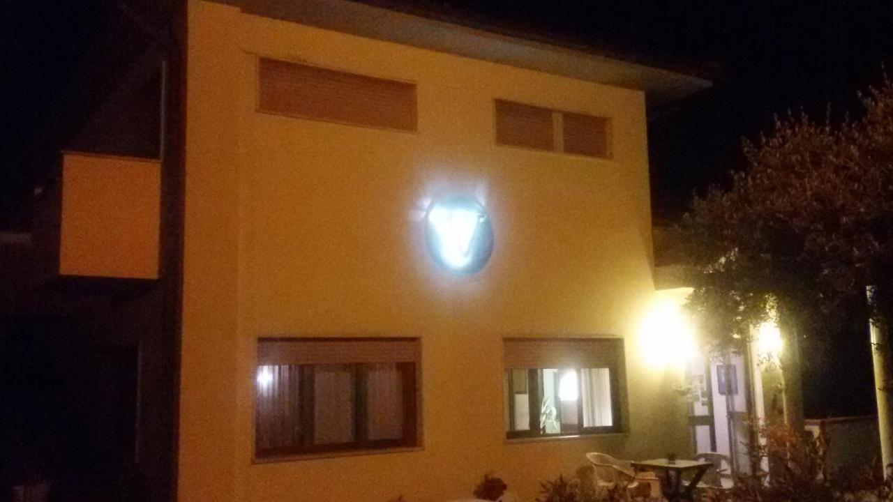 Hotel Le Vigne Contigliano Esterno foto